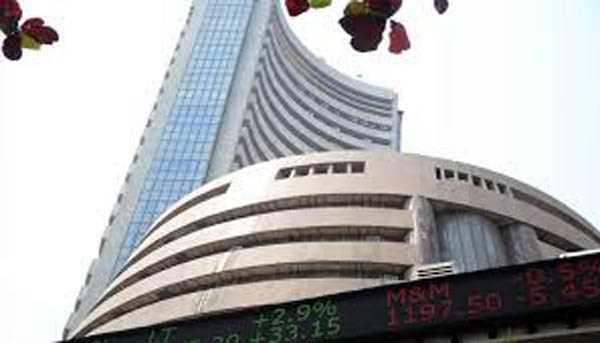 सेंसेक्स 400 अंक उछला, निफ्टी में 100 अंकों की बढ़त